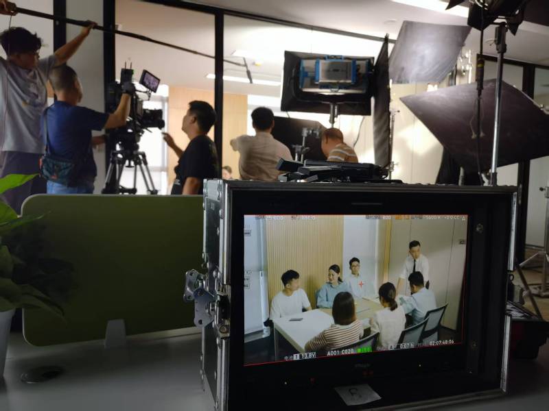 星子县TVC拍摄公司：科技产品视觉化大师，诠释未来感与功能美学
